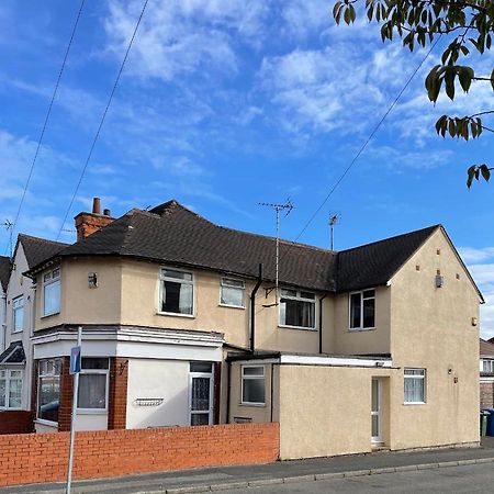Spacious, Sleeps 17, 3 Bathrooms, Parking, Mansfield Extérieur photo