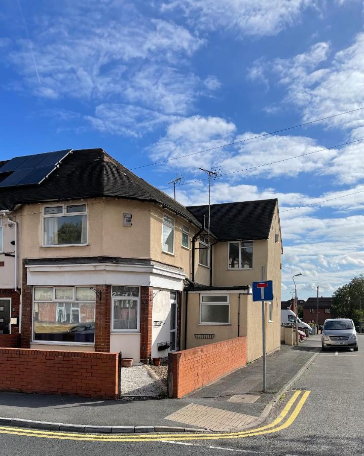 Spacious, Sleeps 17, 3 Bathrooms, Parking, Mansfield Extérieur photo