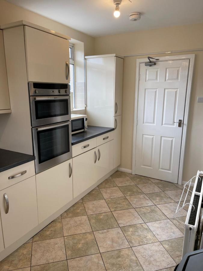 Spacious, Sleeps 17, 3 Bathrooms, Parking, Mansfield Extérieur photo