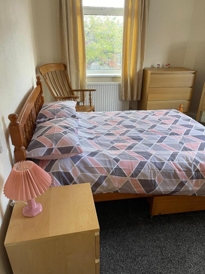 Spacious, Sleeps 17, 3 Bathrooms, Parking, Mansfield Extérieur photo