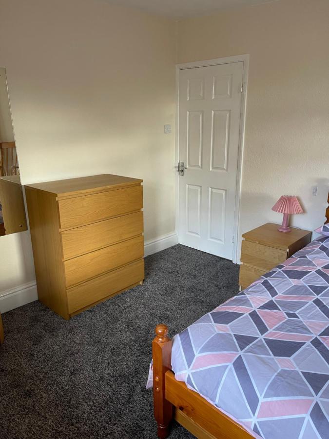 Spacious, Sleeps 17, 3 Bathrooms, Parking, Mansfield Extérieur photo