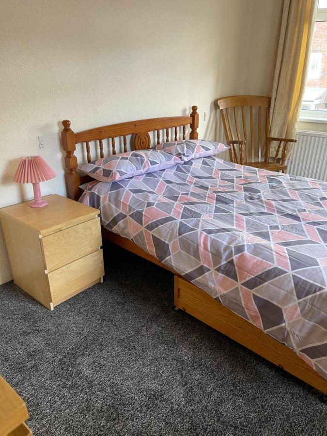 Spacious, Sleeps 17, 3 Bathrooms, Parking, Mansfield Extérieur photo
